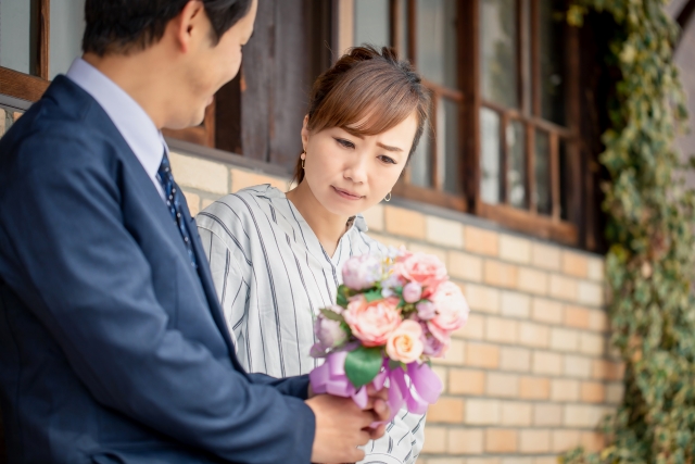 推しに貢ぐのは無駄なのか？今こそ向き合うべき現実のこと